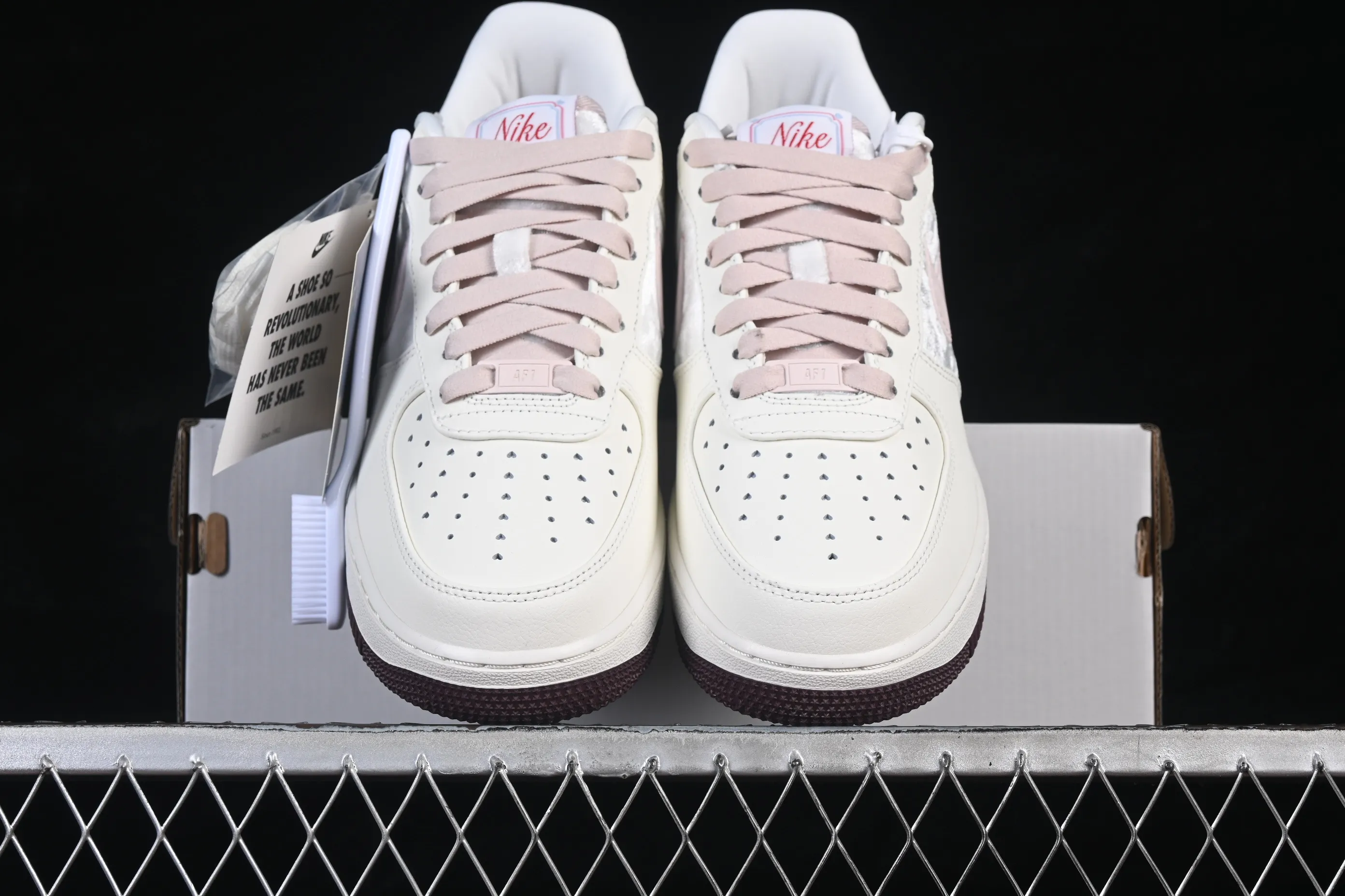 All categories Nk Air Force 1 Air Force series Nk Air Force 1 Low Air Force low-top Nike Air Force 1'07 Low Valentine's Day limited Air Force 1 low-top casual sneakers IQ4937-161